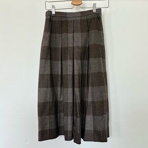 Vintage 100% wool British skirt 6